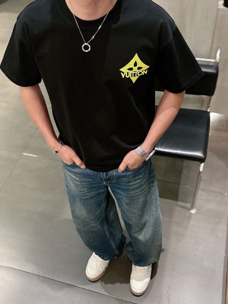 Louis Vuitton Black Star Logo Short Sleeve T-Shirt view
