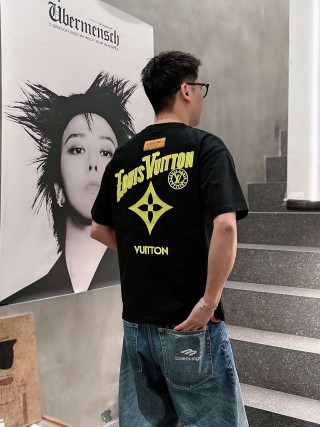 Louis Vuitton Black Star Logo Short Sleeve T-Shirt view 9