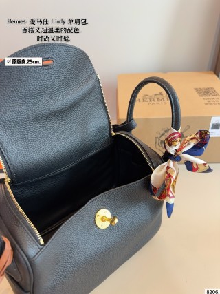 Hermès Lindy 25 Black Leather Shoulder Bag view 9
