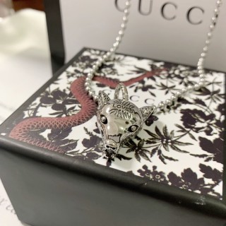 Gucci Wolf Head Silver Pendant Necklace