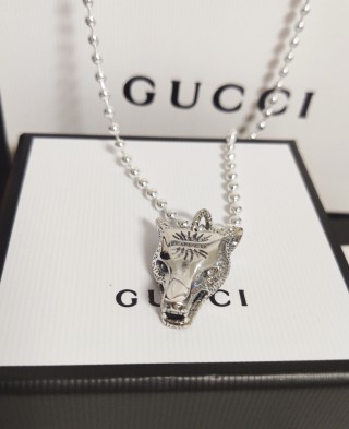 Gucci Wolf Head Silver Pendant Necklace view 8