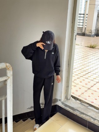 Alo Yoga Black Logo Sweatpants view 2