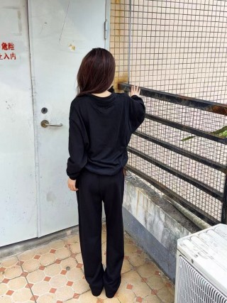 Alo Yoga Black Logo Sweatpants view 6