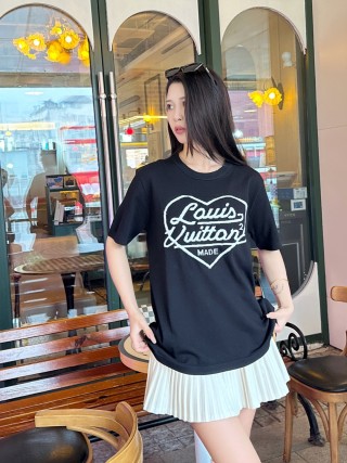 Louis Vuitton Heart Logo Black T-Shirt