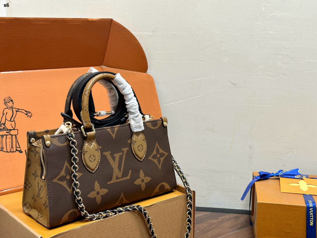 Louis Vuitton OnTheGo Monogram Tote Bag view