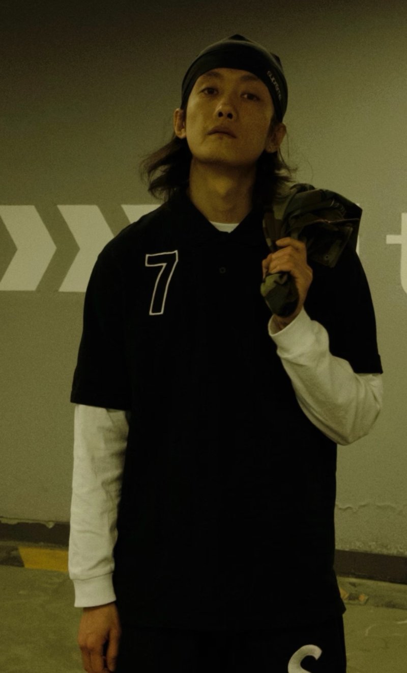 Black Oversized T-Shirt with Number 7 Graphic Print