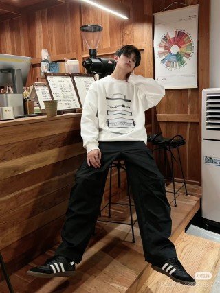 Balenciaga Stacked Books Print Cream Sweatshirt view 5