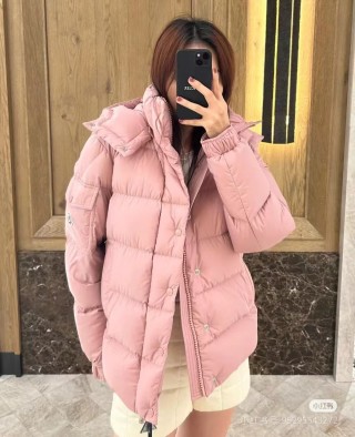 Moncler Puffer Down Jacket Pink view 2