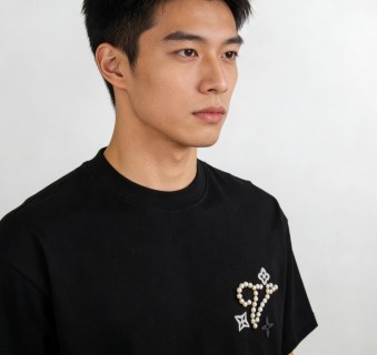 Black Pearl Star Graphic T-Shirt