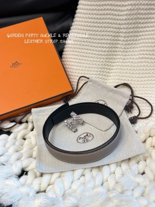 Hermès Garden Party Buckle Reversible Leather Belt Beige/Black view 3