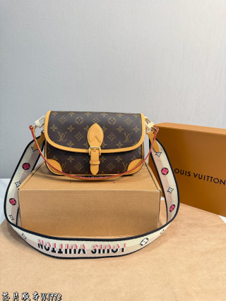 Louis Vuitton Monogram Baguette Shoulder Bag with Interchangeable Strap