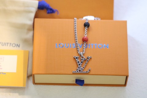 Louis Vuitton LV Pumpkin Letter Charm Necklace Silver view 2