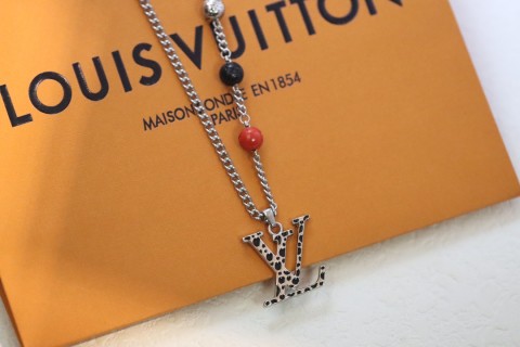 Louis Vuitton LV Pumpkin Letter Charm Necklace Silver view 7