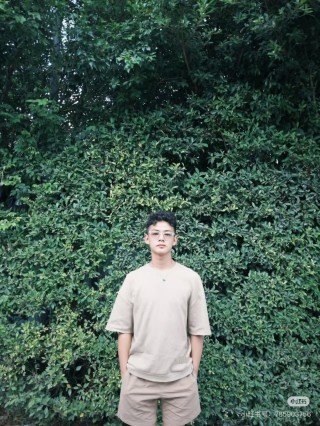 Cream Oversized Short Sleeve T-Shirt view 3