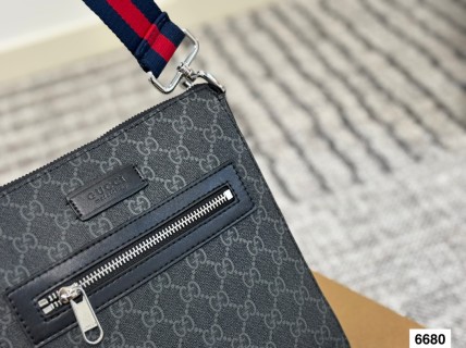Gucci GG Canvas Messenger Crossbody Bag Black view 4