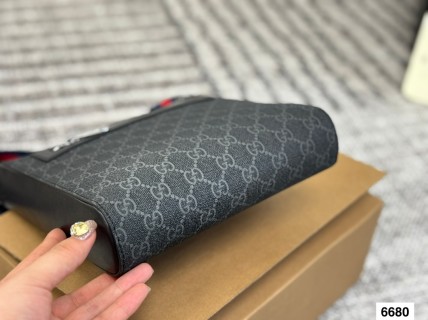 Gucci GG Canvas Messenger Crossbody Bag Black view 7