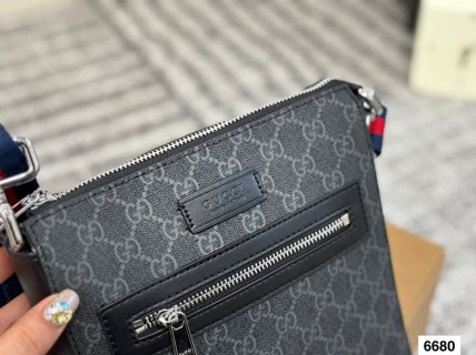Gucci GG Canvas Messenger Crossbody Bag Black view 8