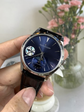 Jaeger-LeCoultre Master Ultra Thin Moon Blue Dial Watch view 3