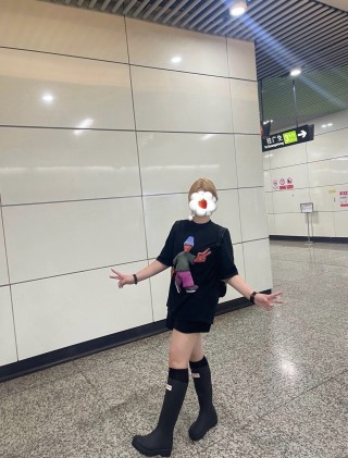 Stüssy Black Graphic Character Print T-Shirt view 6