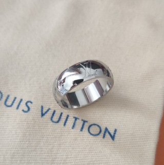 Louis Vuitton Spherical Logo Ring Silver view 2