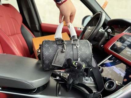 Louis Vuitton Keepall 25 Monogram Black Duffle Bag