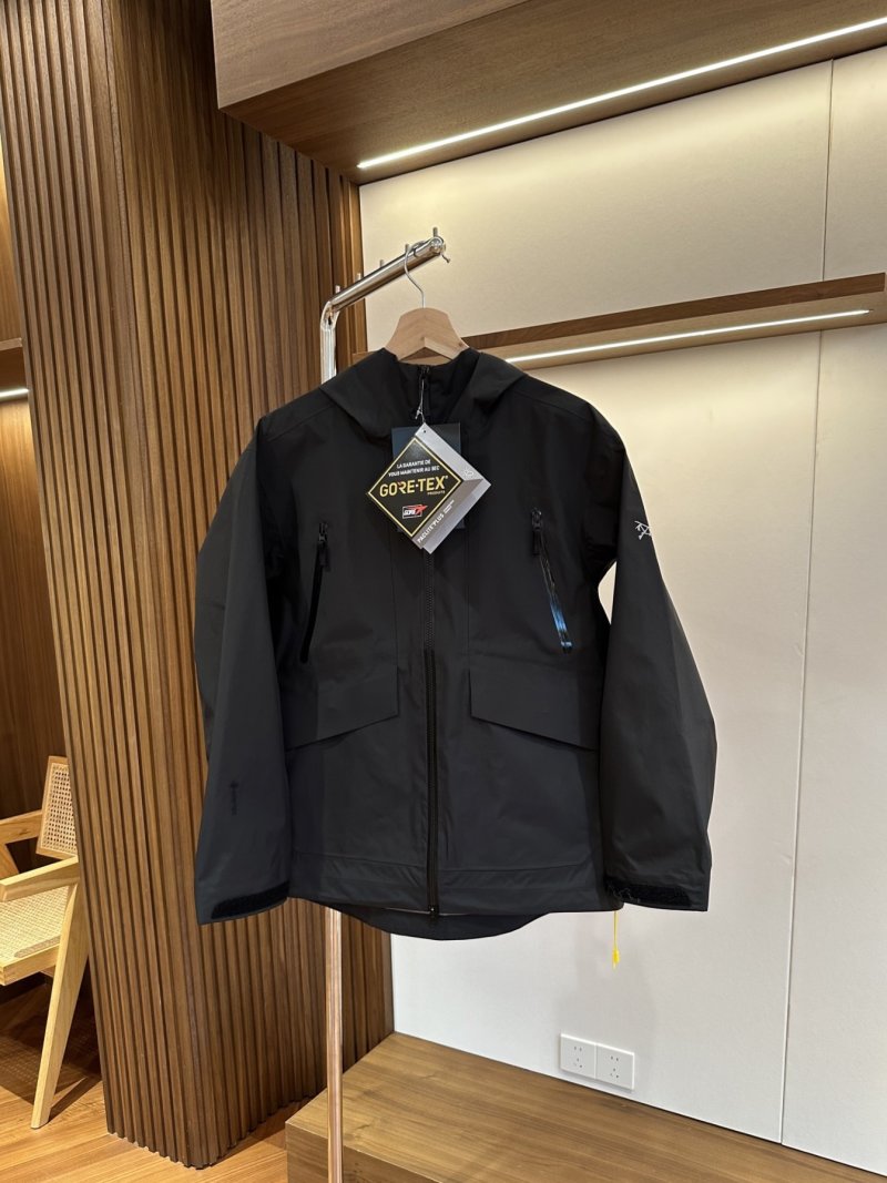 Arc'teryx Black Gore-Tex Softshell Jacket