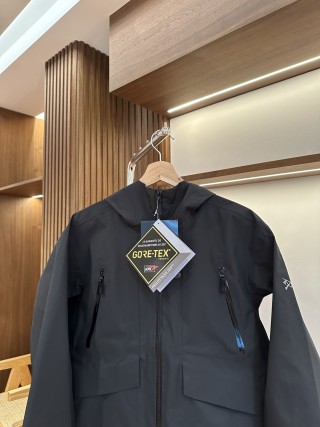 Arc'teryx Black Gore-Tex Softshell Jacket view 3