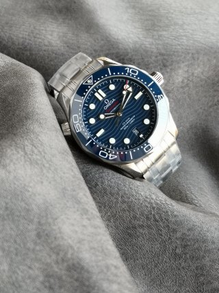 Omega Seamaster Diver 300M Blue Dial Steel Watch 42mm view 6