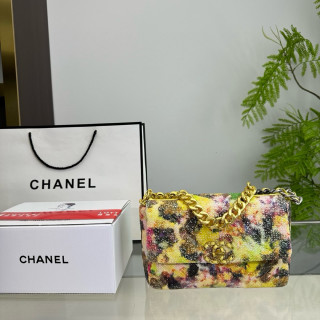 Chanel 19 Floral Tweed Shoulder Bag - Cream Red view 3