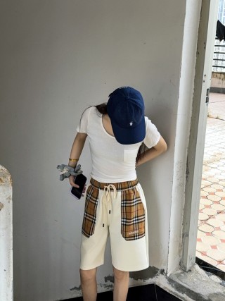 Burberry Vintage Check Cream Shorts view 2