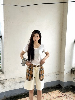 Burberry Vintage Check Cream Shorts view 3