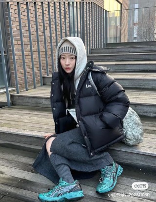 Black Oversized Puffer Down Jacket view 4