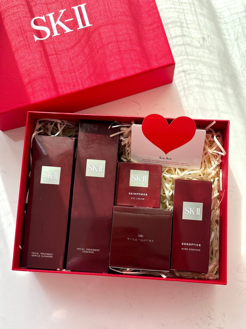 SK-II 5-Piece K-Beauty Skincare Set Limited Gift Box view