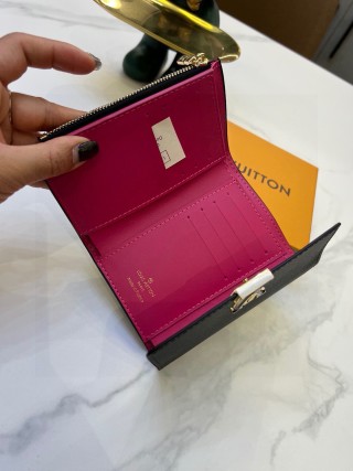 Louis Vuitton Capucines Compact Wallet Black view 7