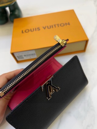 Louis Vuitton Capucines Compact Wallet Black view 8