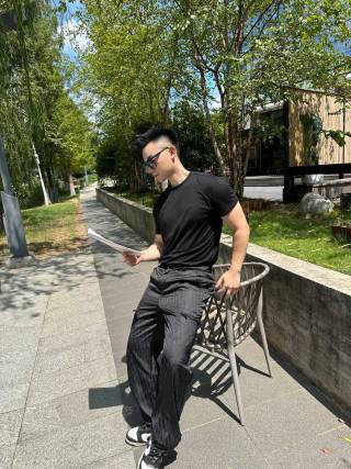 Black Denim Jeans - Relaxed Fit view 8
