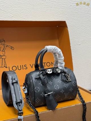 Louis Vuitton Speedy 18 Pillow Bag Black view 2