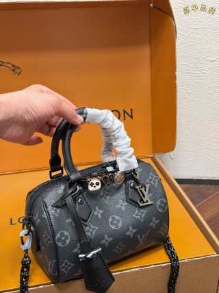 Louis Vuitton Speedy 18 Pillow Bag Black view 5
