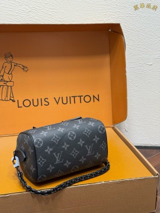 Louis Vuitton Speedy 18 Pillow Bag Black view 8