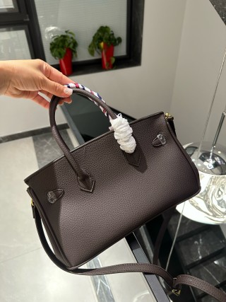 Hermès Birkin 29 Platinum Togo Leather Bag view 8