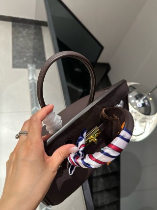Hermès Birkin 29 Platinum Togo Leather Bag view 9