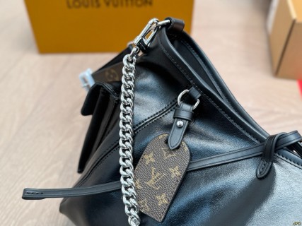 Louis Vuitton Carryall Black Small Shoulder Bag view 3