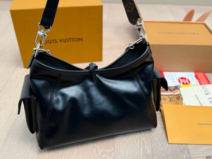 Louis Vuitton Carryall Black Small Shoulder Bag view 7