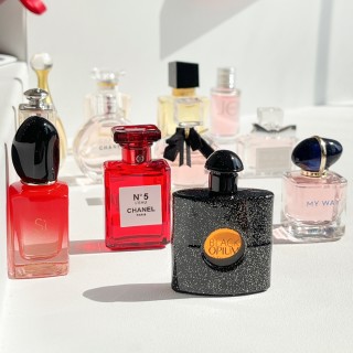 12-Piece Luxury Fragrance Sampler Set Gift Box view 9