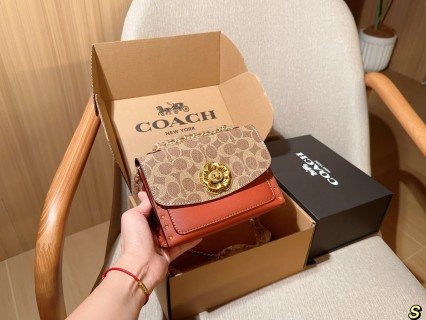 Coach Parker Camellia Chain Shoulder Bag Beige Red view 2