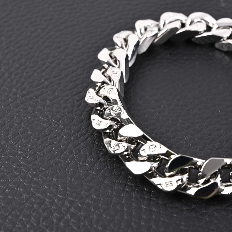 Louis Vuitton LV Chain Links Silver Bracelet view