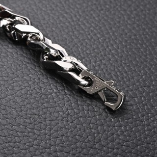 Louis Vuitton LV Chain Links Silver Bracelet view 6