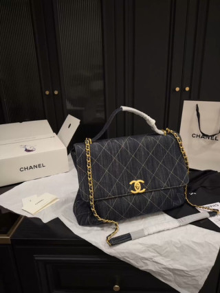Chanel Black Quilted Leather Shoulder Bag with Gold Chain