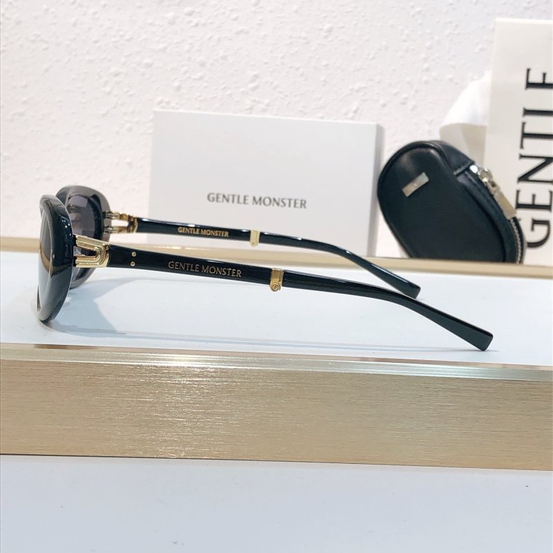 Gentle Monster Tortoiseshell Oval Sunglasses - Pink Lens view