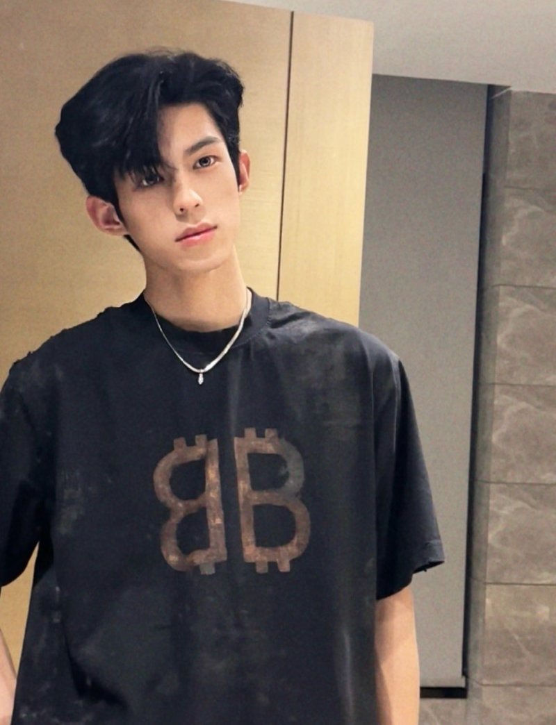 Balenciaga BB Logo Black Short Sleeve T-Shirt view